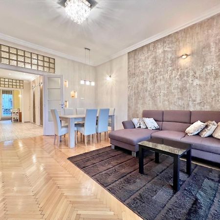 Exclusive Colourful Flat In The City Budapest Kültér fotó