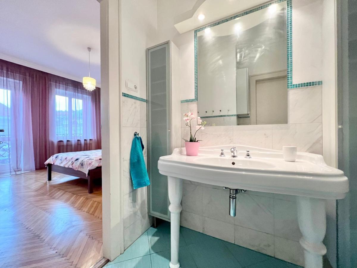 Exclusive Colourful Flat In The City Budapest Kültér fotó