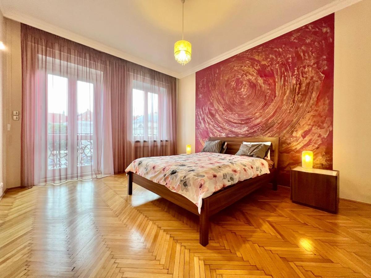 Exclusive Colourful Flat In The City Budapest Kültér fotó