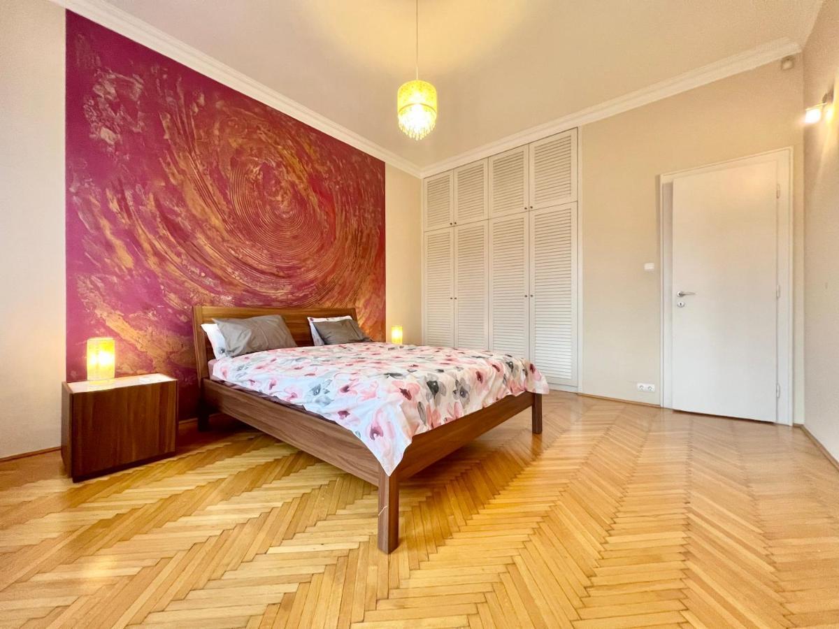Exclusive Colourful Flat In The City Budapest Kültér fotó